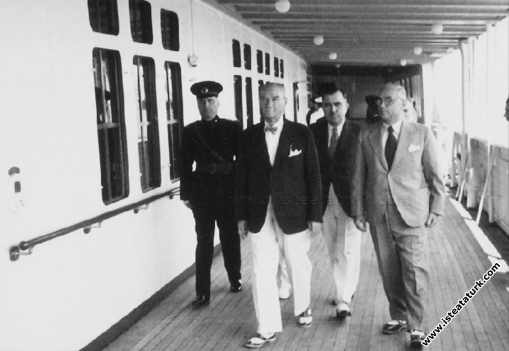 Savarona Yatı'nda, İstanbul.(14 Haziran 1938)